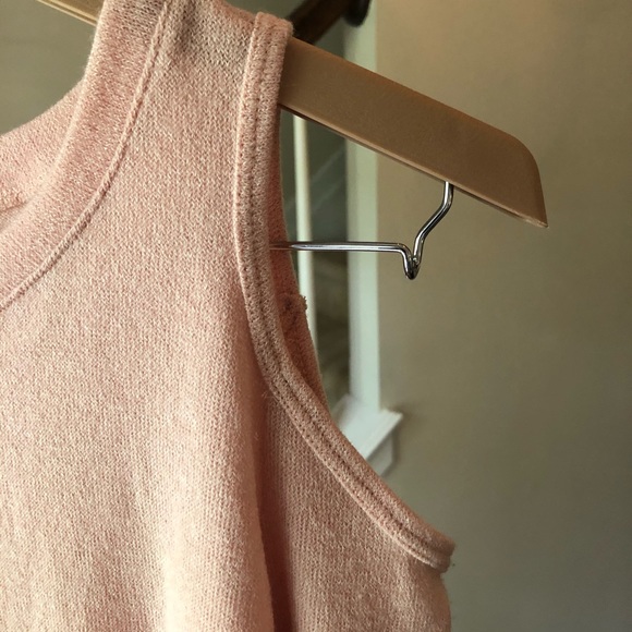 Everly Pink Cold Shoulder Sweater Top Sz S - Picture 5 of 9